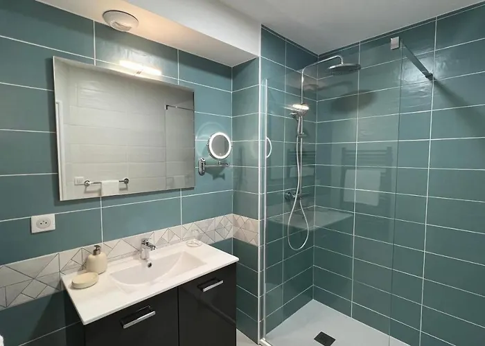 Гостевой дом Jardin Bleu - D'hotes Сен-Жирон