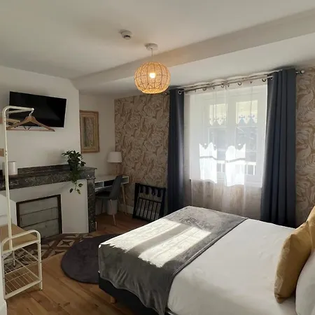 Konukevi Jardin Bleu - D'hotes Saint-Girons (Ariege)